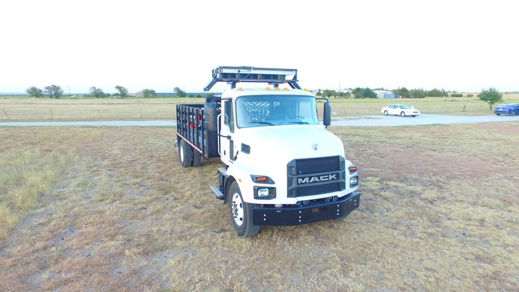 Fleet service truck side profile